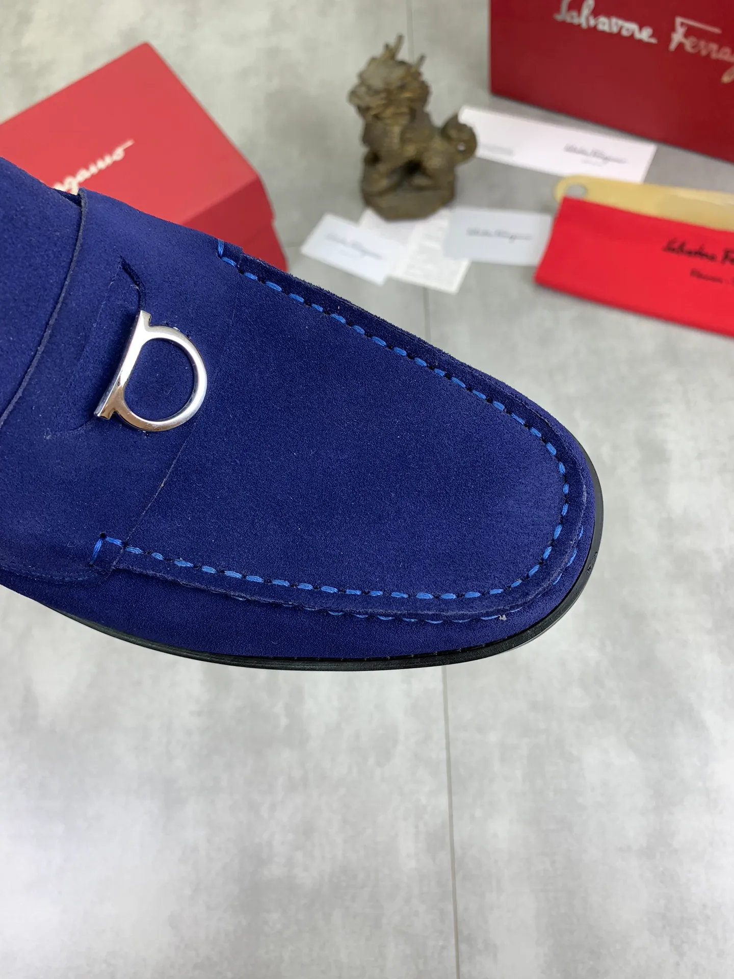 Men's Men's Shoes 💰P460💰[New Style] Water-dyed Niuli 🆘[Salvatore Ferragamo] Ferragamo's latest casual business leather shoes for men! Available at counters simultaneously! The fabric is made of specially imported original calfskin, the lining is made of imported water-dyed cowhide, and the original combination outsole is absolutely luxurious and leads the fashion trend. Matching code: 38-45; black or blue optional